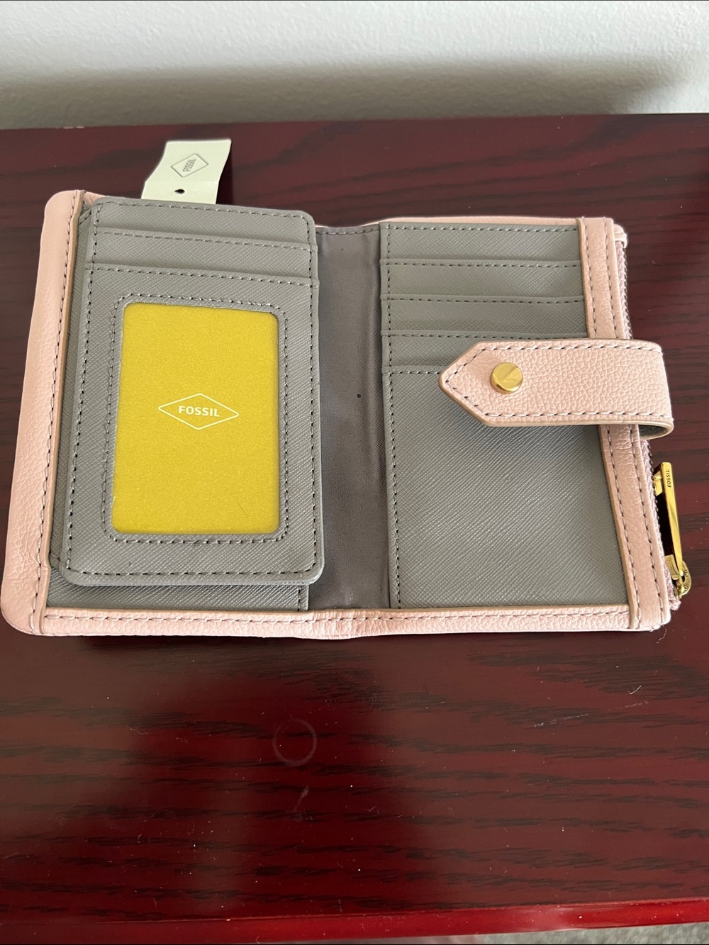 Fossil Blush Pink Pebbled Leather Wallet - Picture 3 of 9